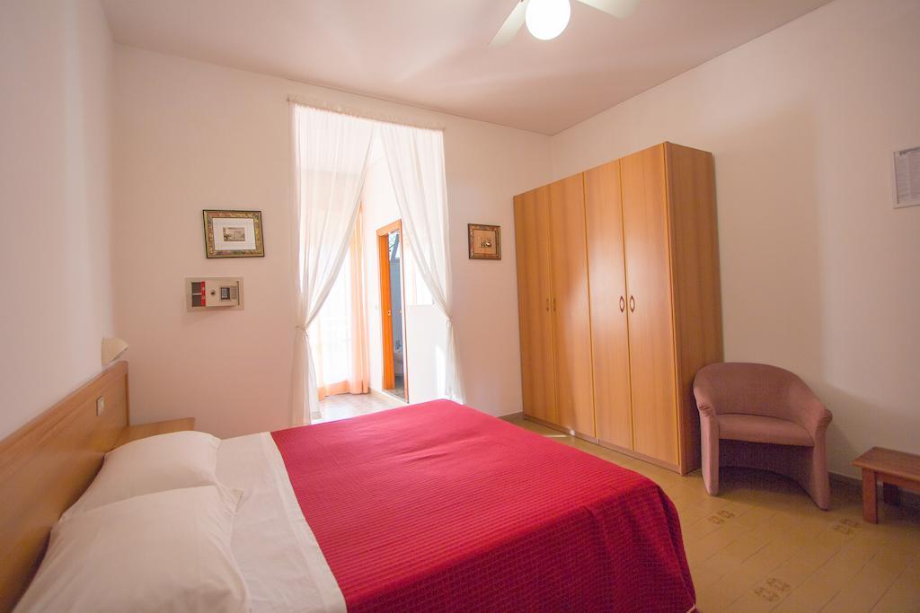 Casa Portofino Rooms&Breakfast Cesenatico Værelse billede